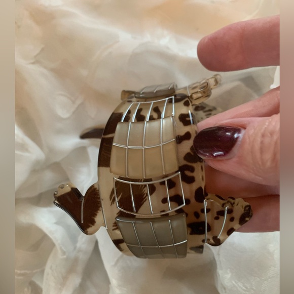 Unique acrylic arm bracelet. It’s a cross between a guitar and a alligator - Picture 5 of 10